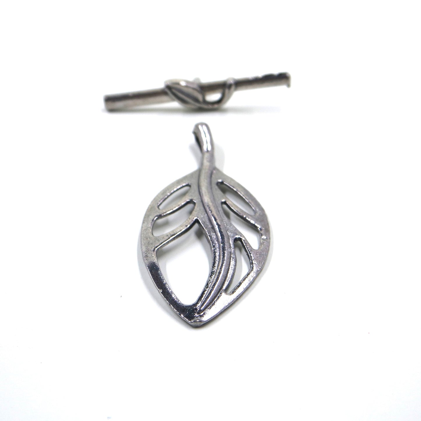 Leaf Toggle Clasp Gunmetal Tone