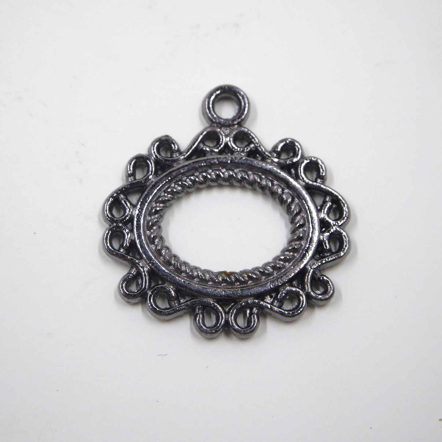 Scroll Frame Toggle Clasp Gunmetal Tone
