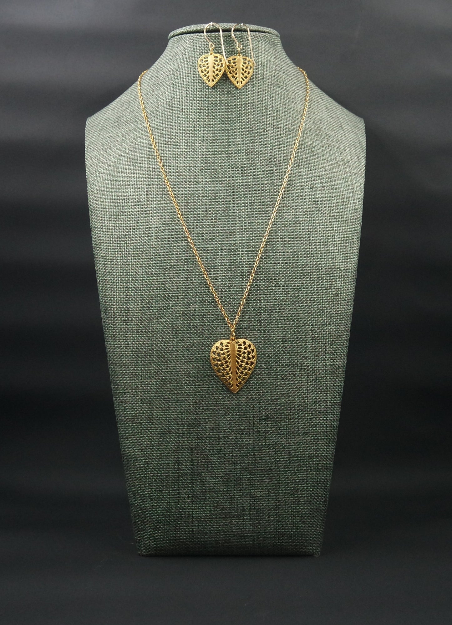 Brass Gold Heart filigree Leaf Earrings and Necklace Set