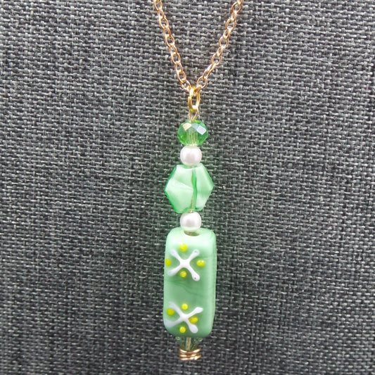 Elegant Green Bead Pendant Gold Chain Necklace