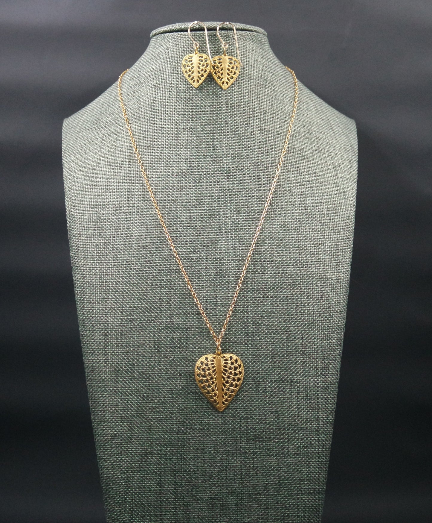 Brass Gold Heart filigree Leaf Earrings and Necklace Set
